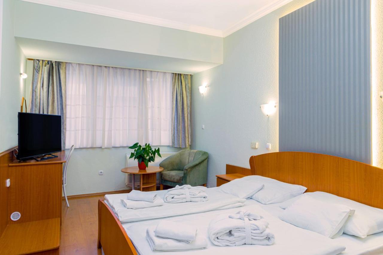 Aqua Blue Hotel Hajdúszoboszló Dış mekan fotoğraf