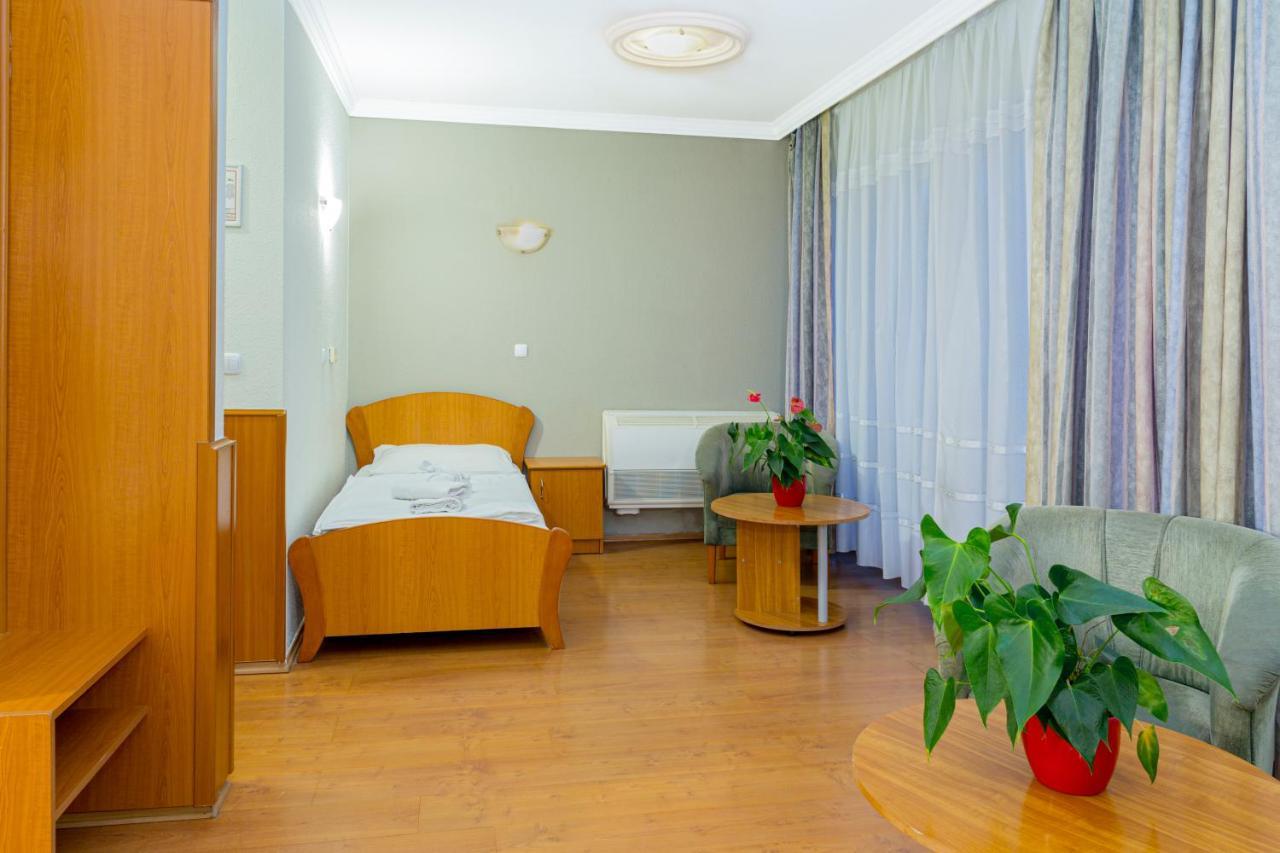 Aqua Blue Hotel Hajdúszoboszló Dış mekan fotoğraf