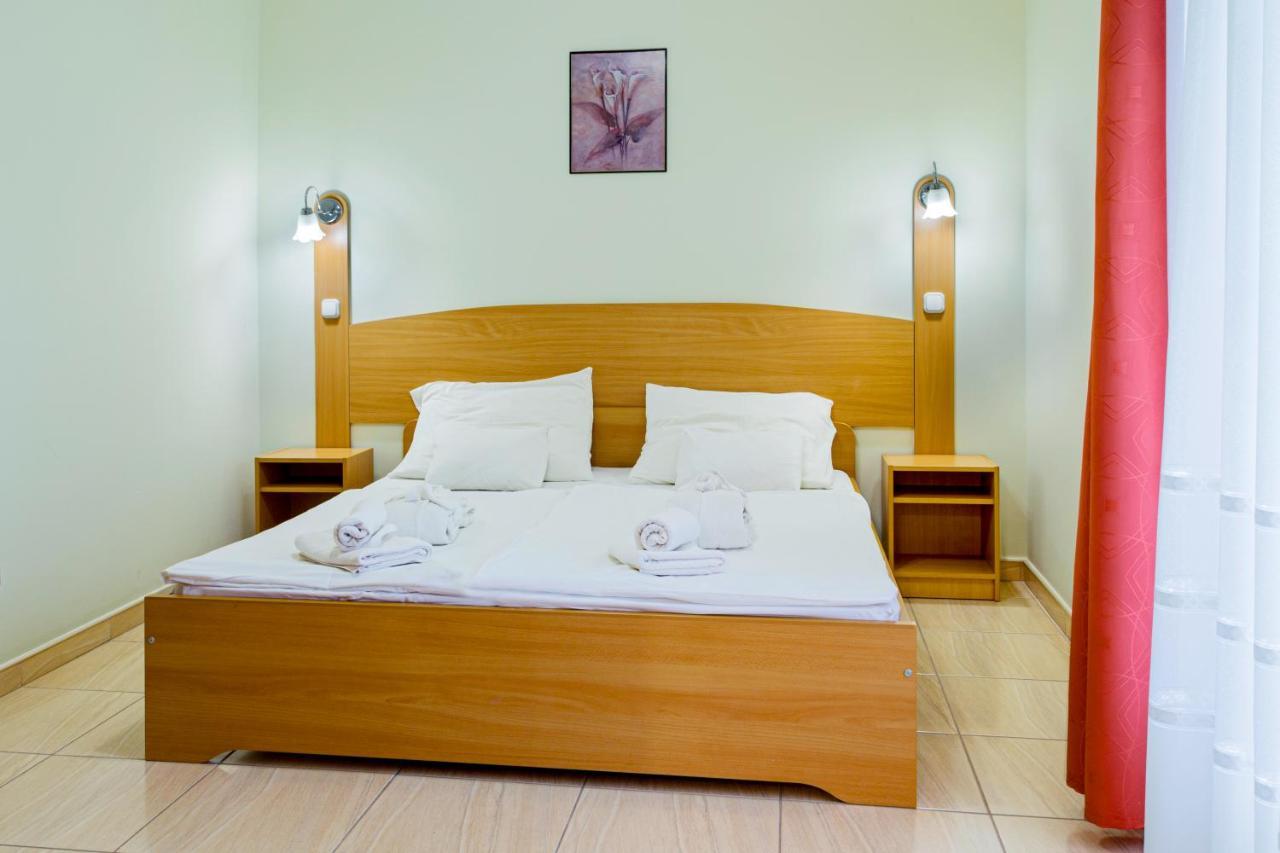 Aqua Blue Hotel Hajdúszoboszló Dış mekan fotoğraf
