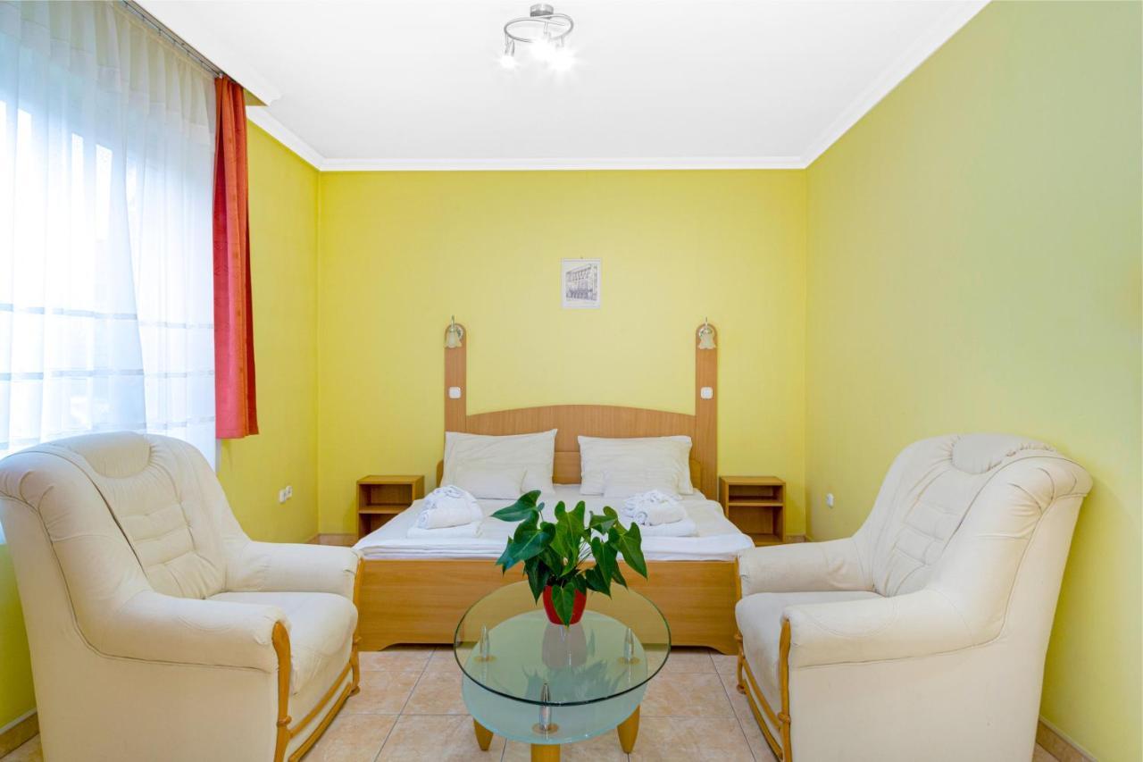 Aqua Blue Hotel Hajdúszoboszló Dış mekan fotoğraf