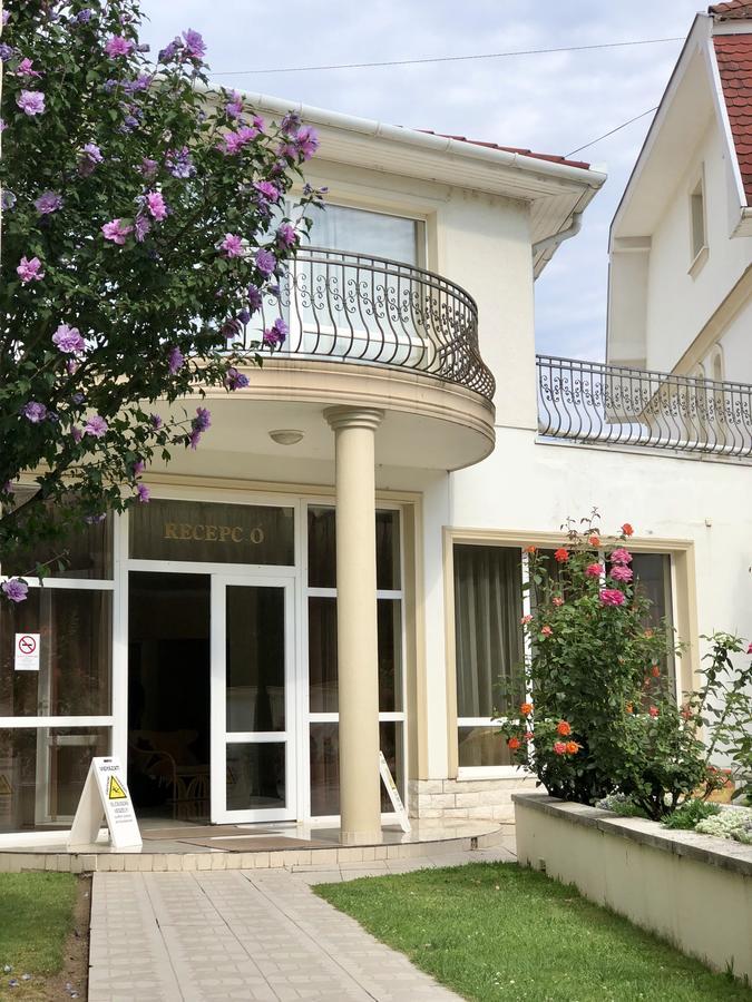 Aqua Blue Hotel Hajdúszoboszló Dış mekan fotoğraf